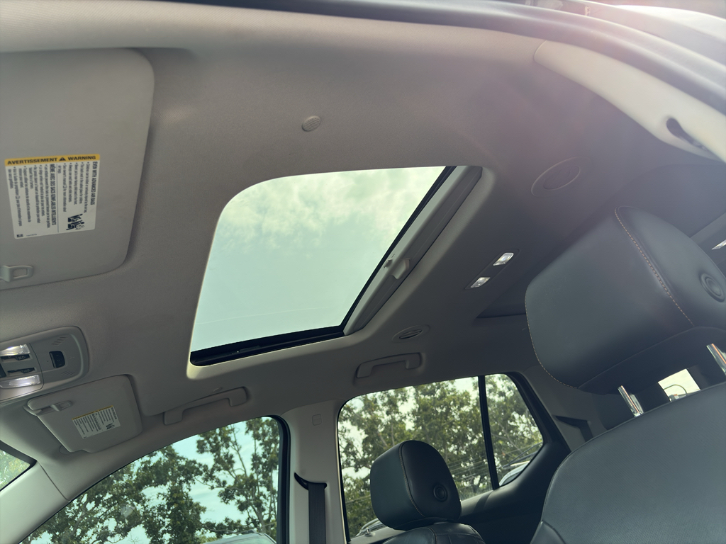 2021 Chevrolet Traverse representative vehicle photo