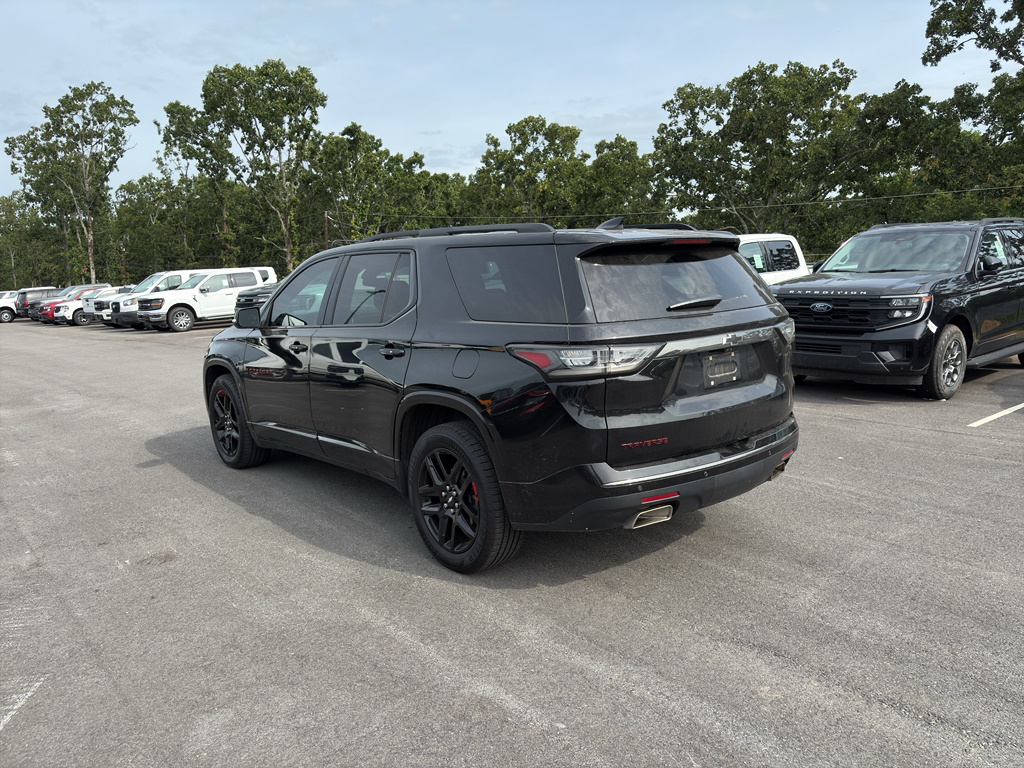 2021 Chevrolet Traverse Premier photo 2