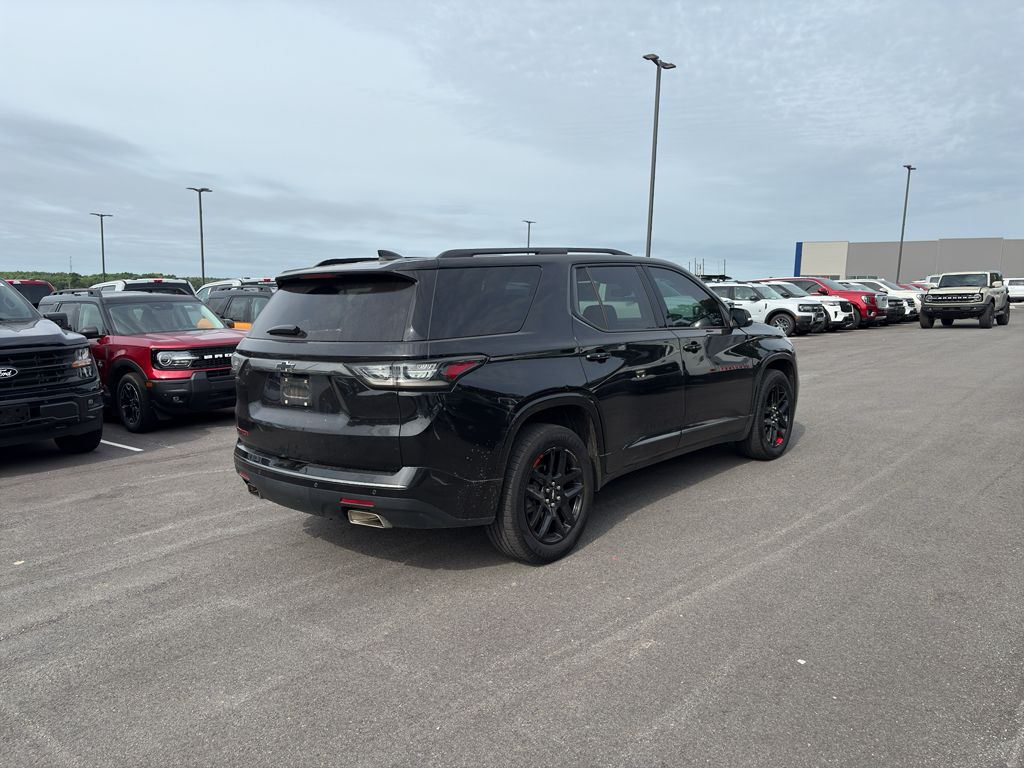2021 Chevrolet Traverse Premier photo 3