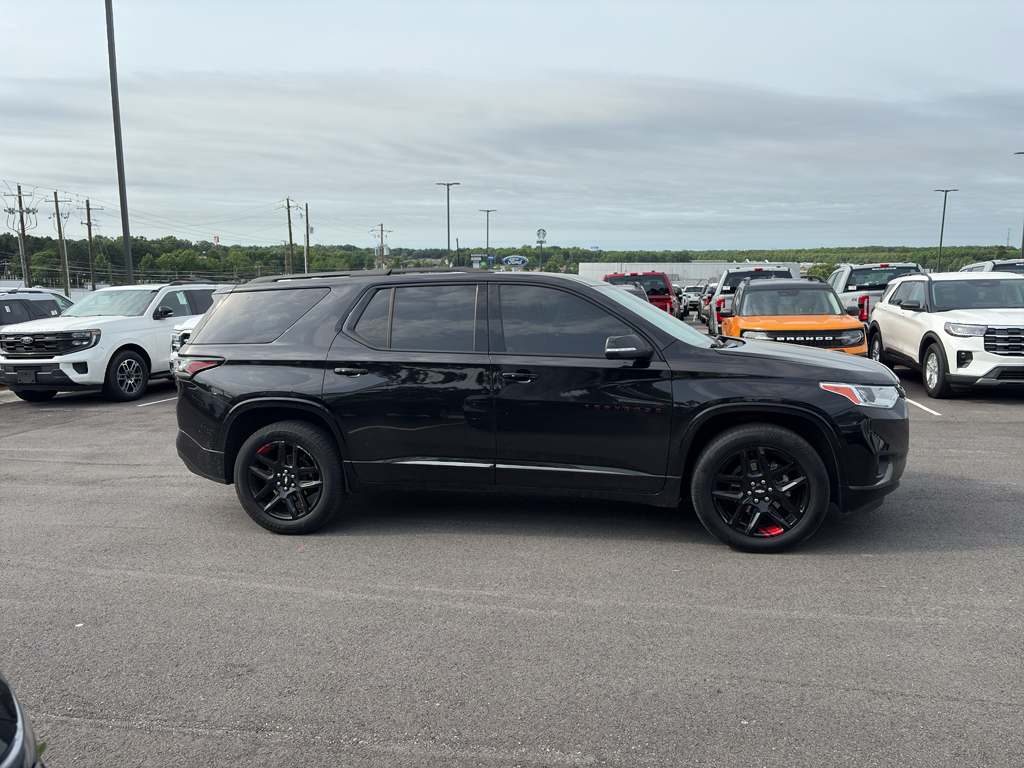 2021 Chevrolet Traverse Premier photo 5