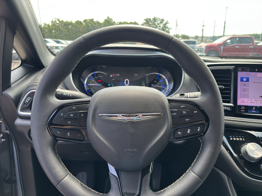 2022 Chrysler Pacifica representative vehicle photo