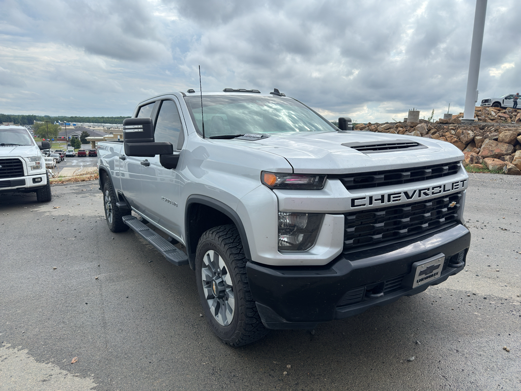 2023 Chevrolet Silverado Custom photo 3
