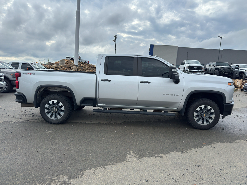 2023 Chevrolet Silverado Custom photo 4