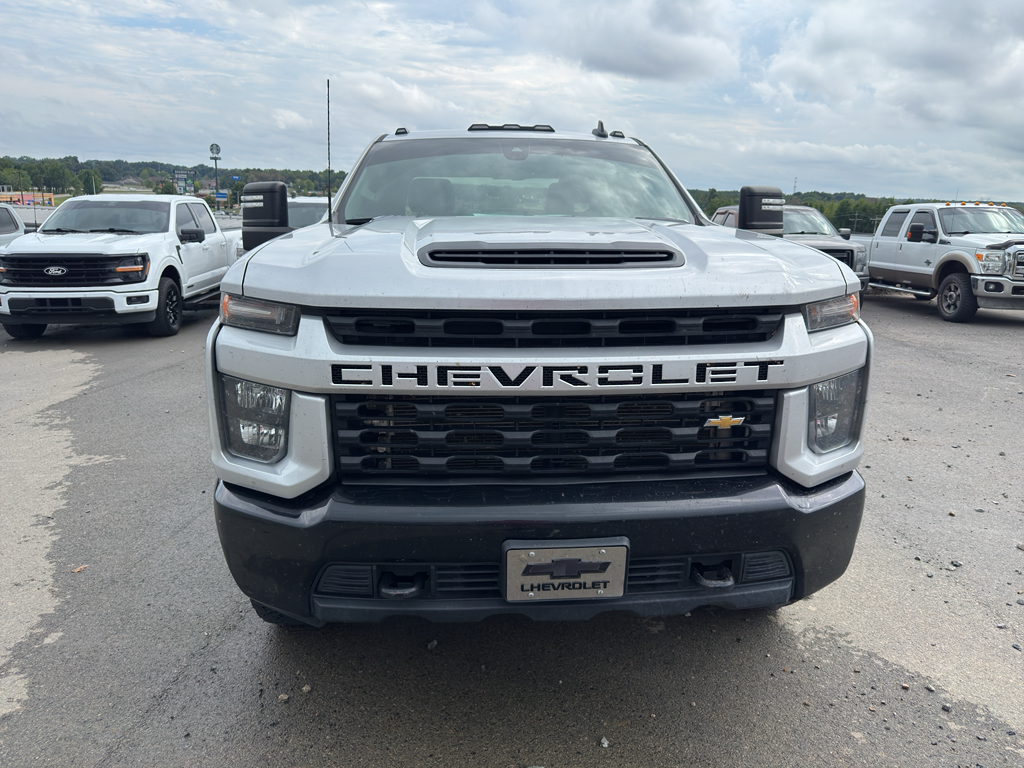 2023 Chevrolet Silverado Custom photo 2