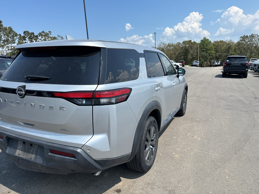 2022 Nissan Pathfinder S photo 5