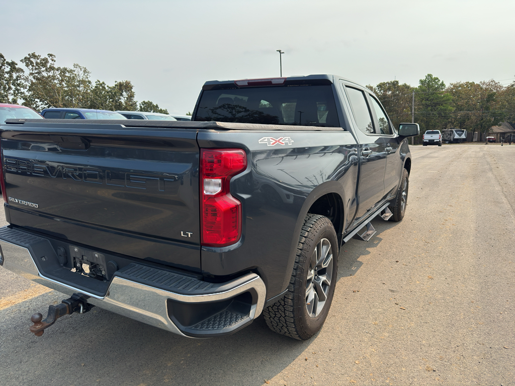 2022 Chevrolet Silverado LT photo 5
