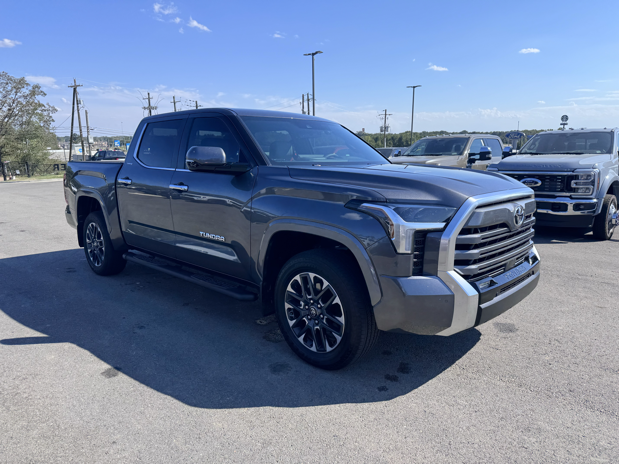 2025 Toyota Tundra Limited photo 4