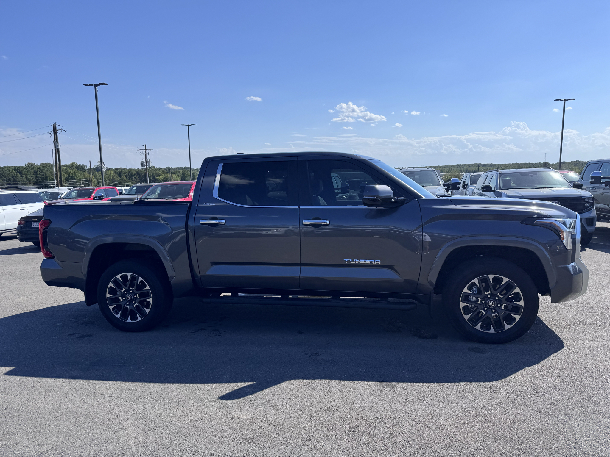 2025 Toyota Tundra Limited photo 5