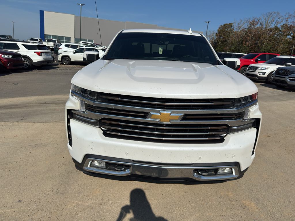2022 Chevrolet Silverado High Country photo 2