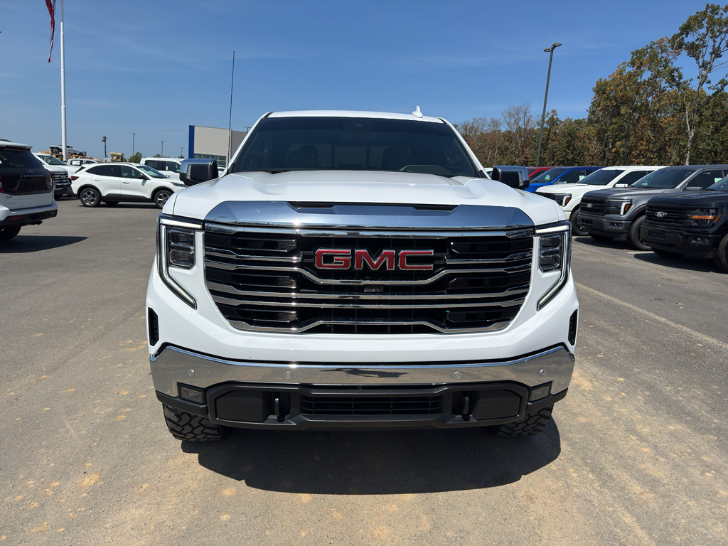 2023 GMC Sierra SLT photo 2