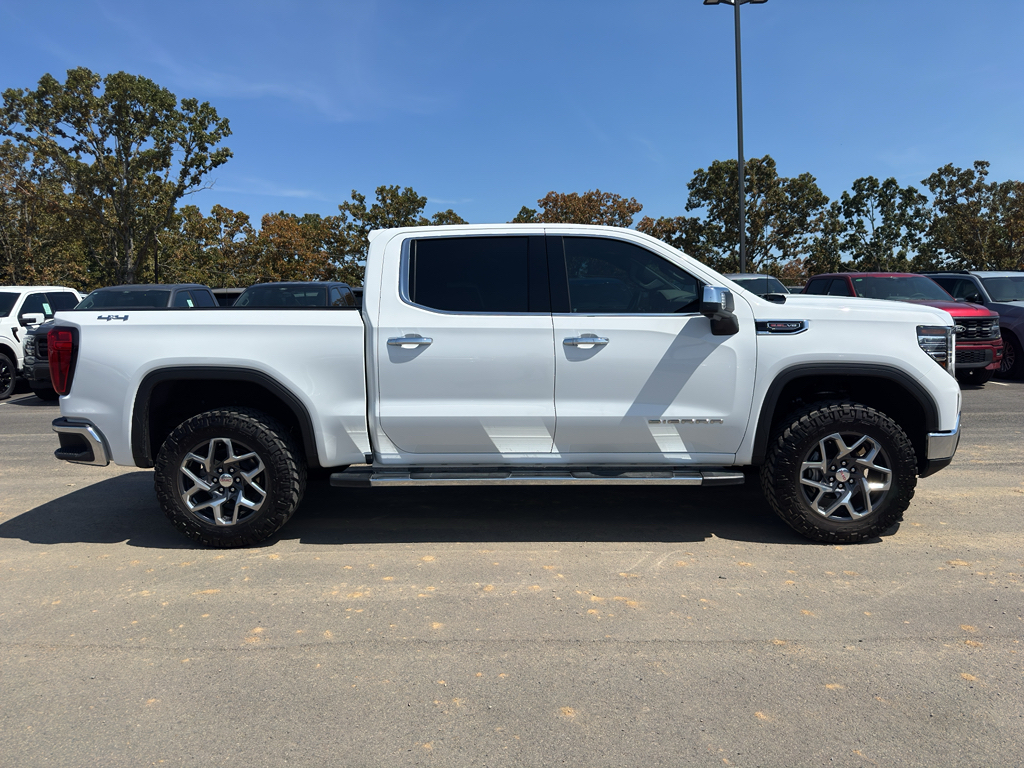 2023 GMC Sierra SLT photo 4