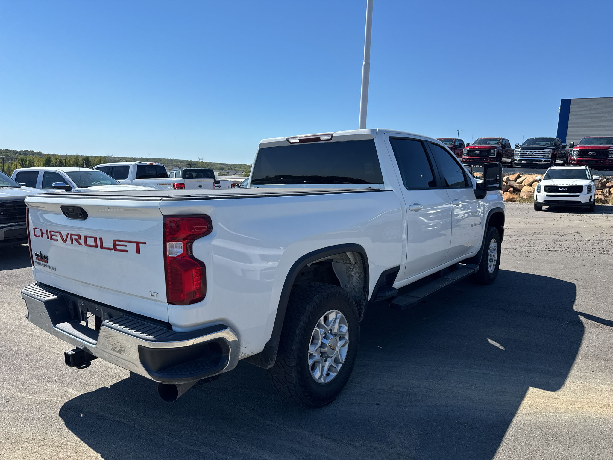 2021 Chevrolet Silverado LT photo 6