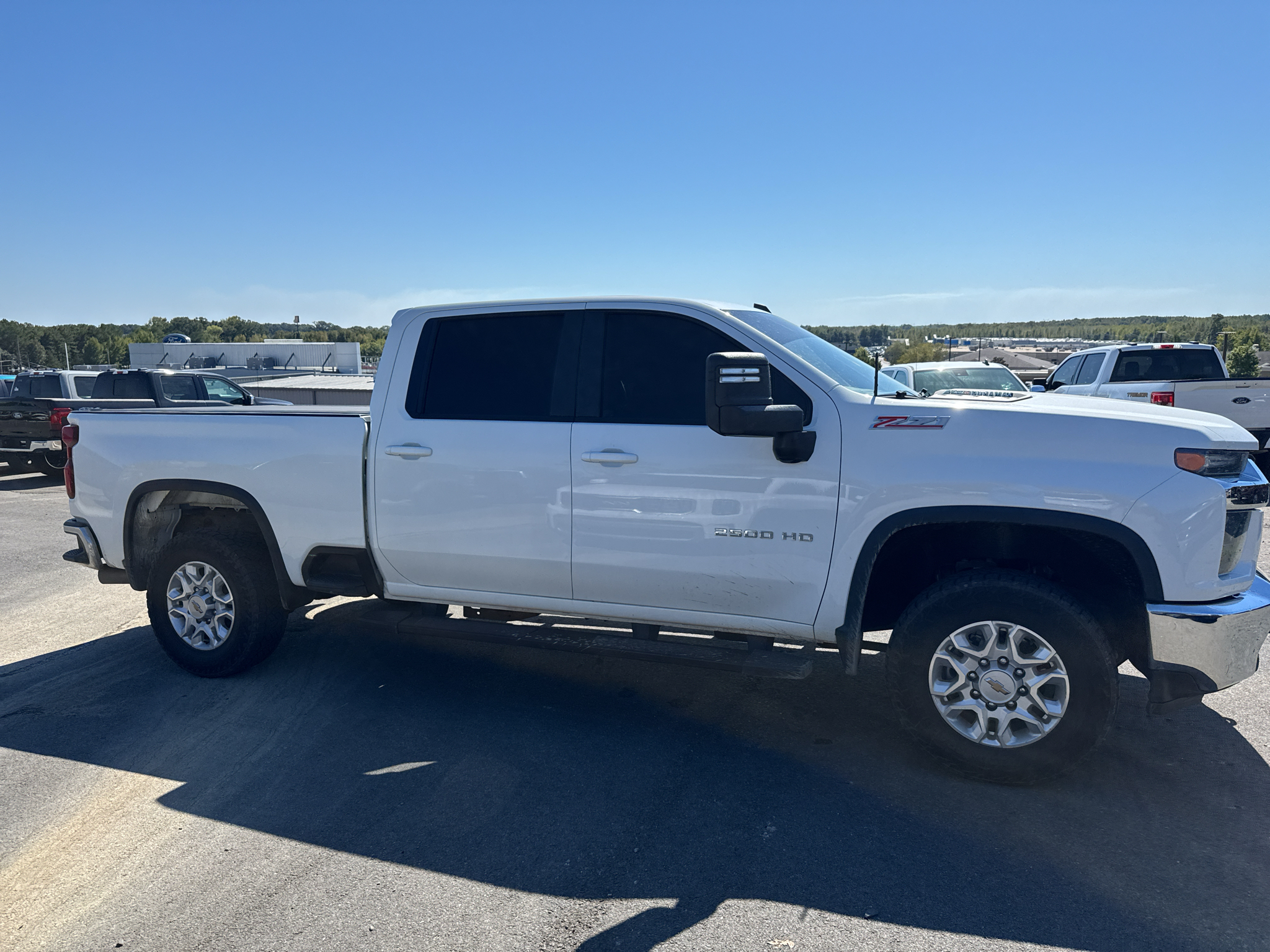 2021 Chevrolet Silverado LT photo 5