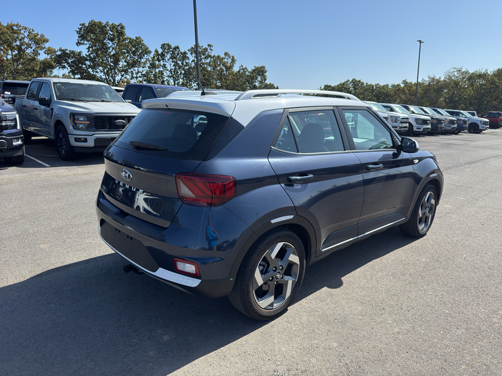 2024 Hyundai Venue Limited photo 5