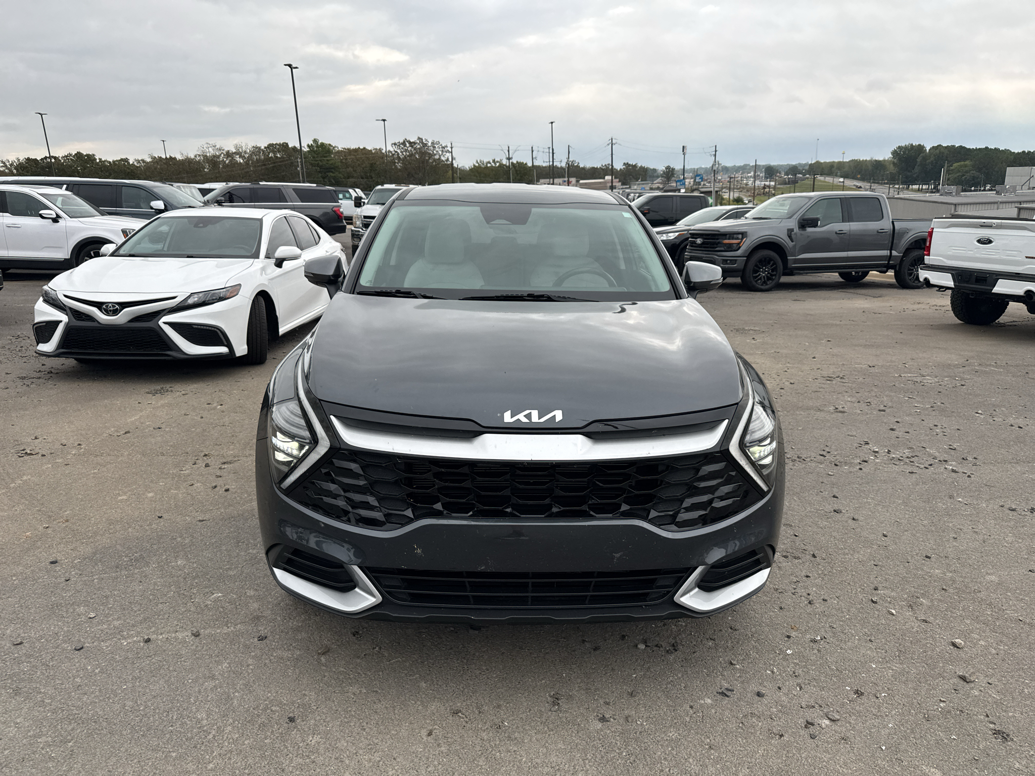 2024 Kia Sportage EX photo 2