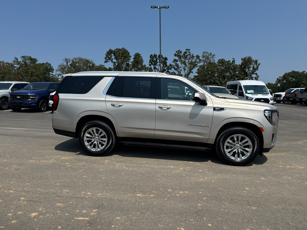 2023 GMC Yukon SLE photo 4
