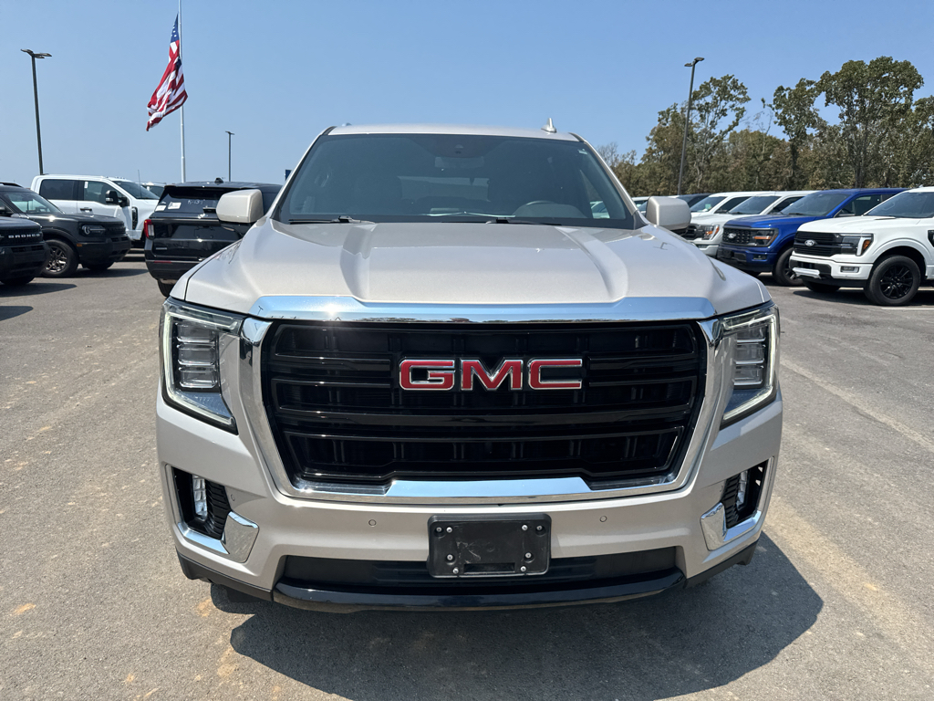 2023 GMC Yukon SLE photo 2
