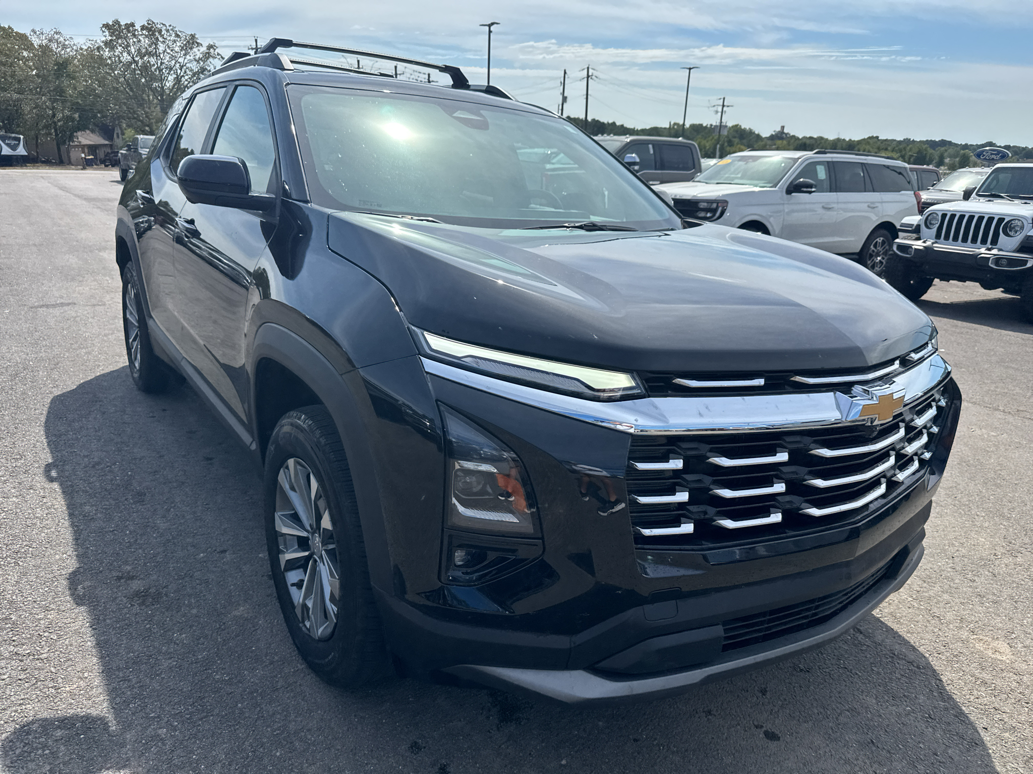 2025 Chevrolet Equinox FWD LT photo 3