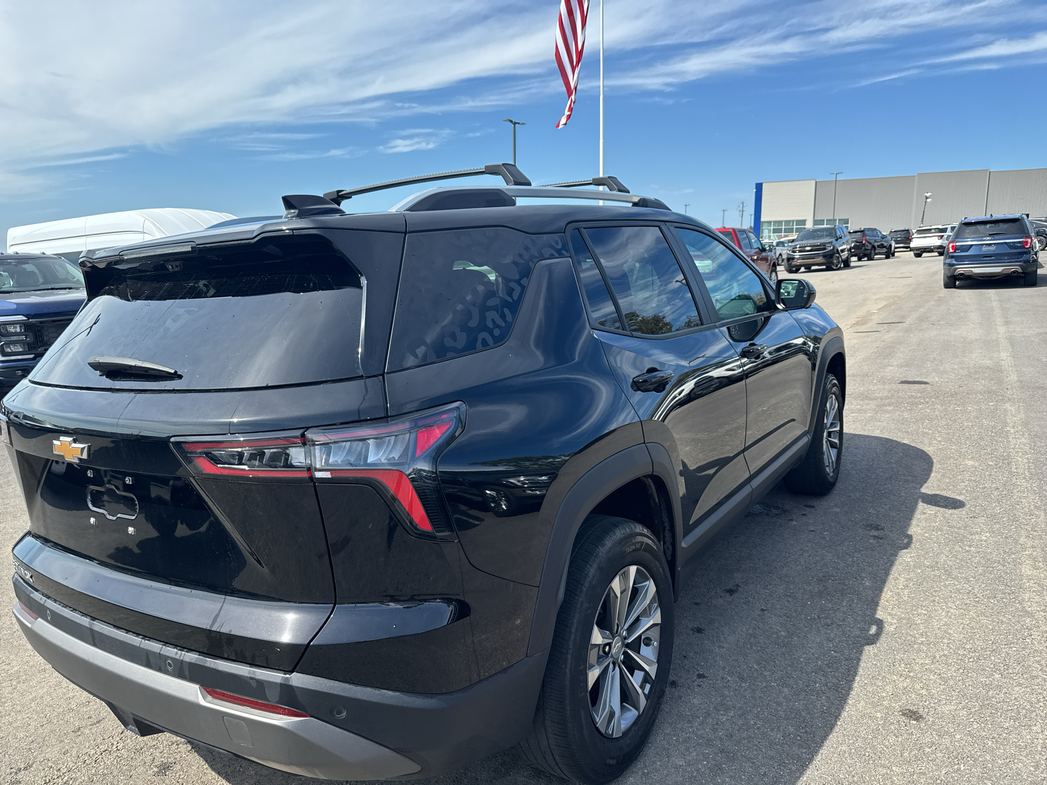 2025 Chevrolet Equinox FWD LT photo 5