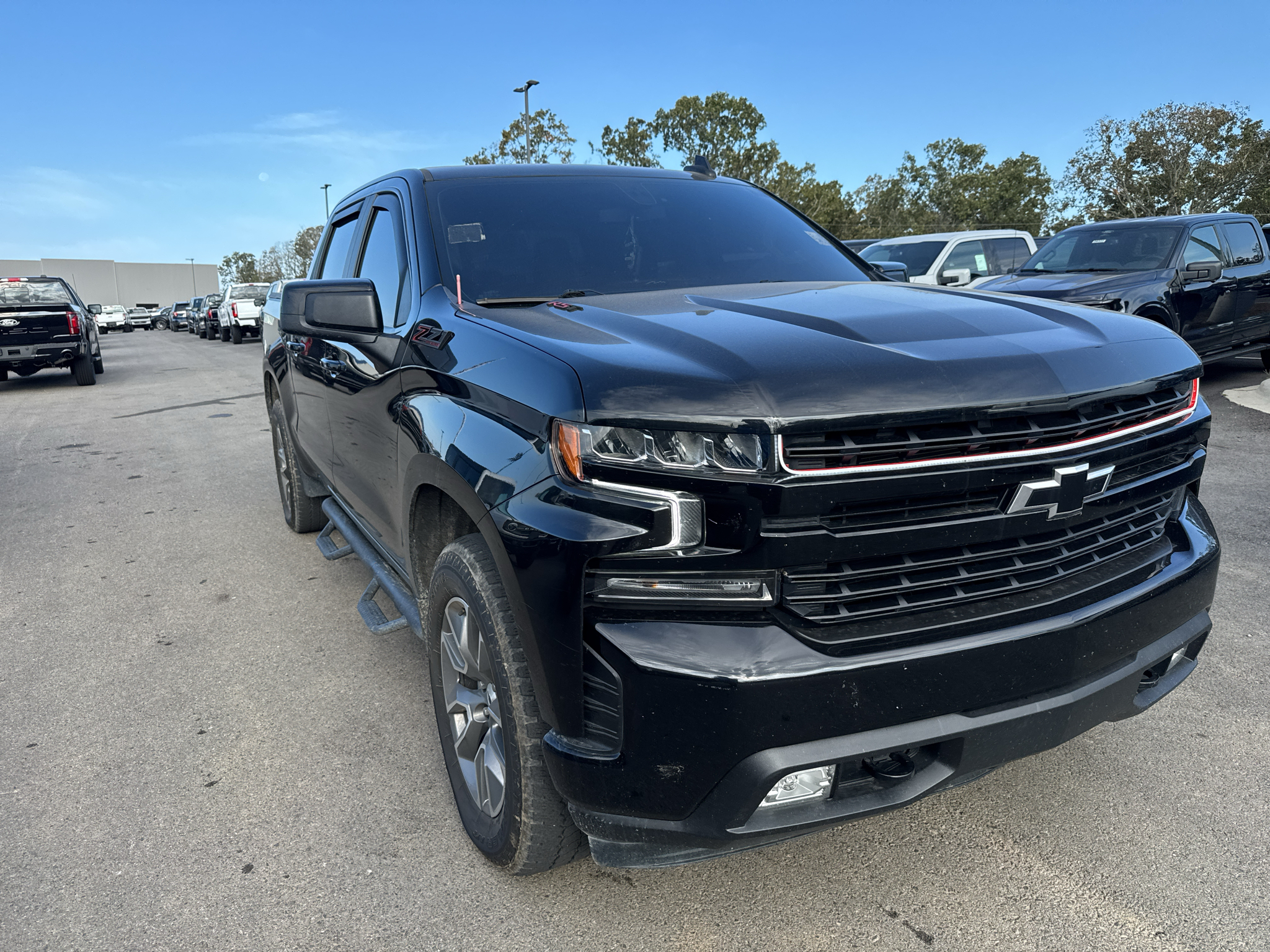 2021 Chevrolet Silverado RST photo 3