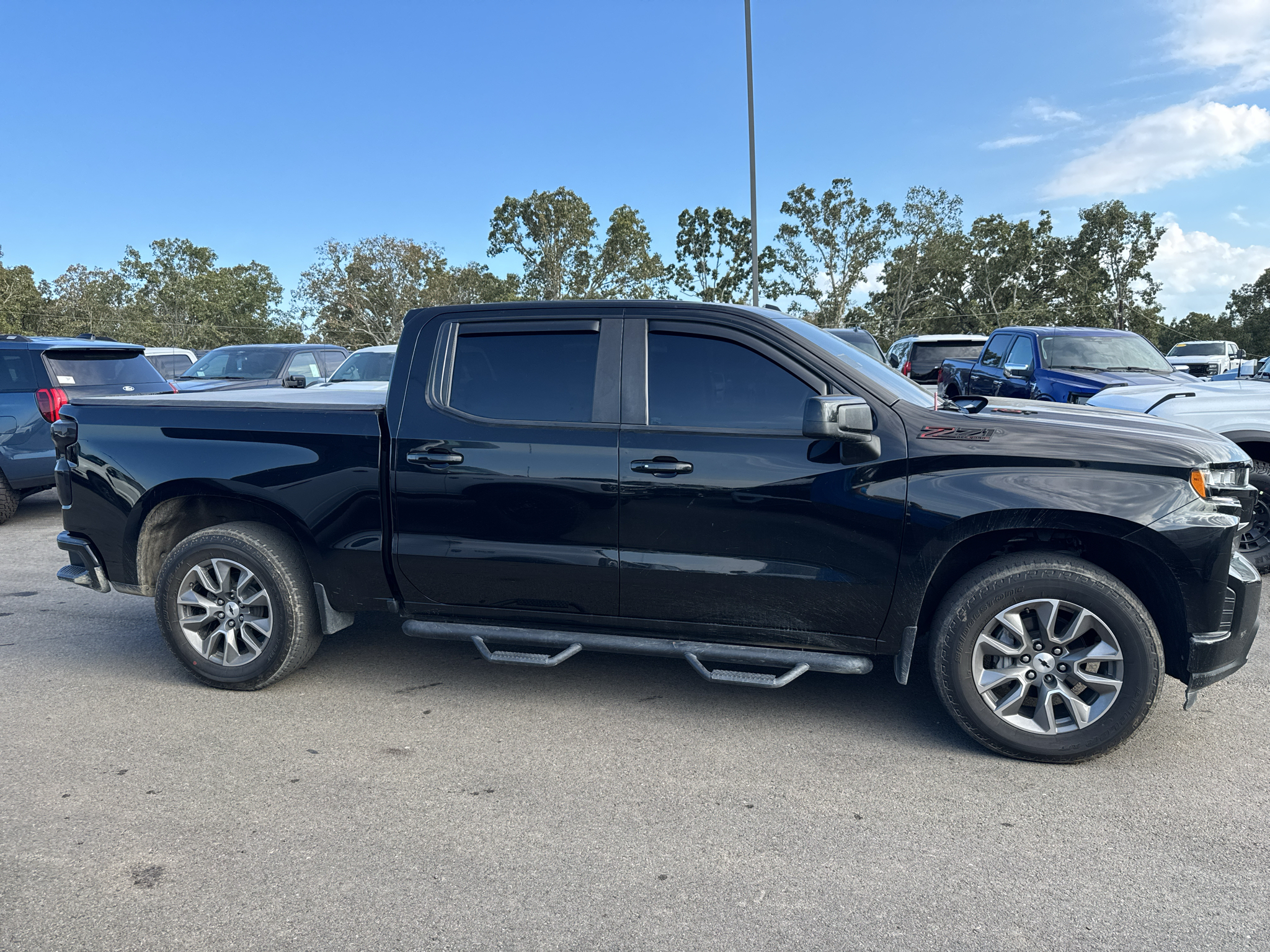 2021 Chevrolet Silverado RST photo 4