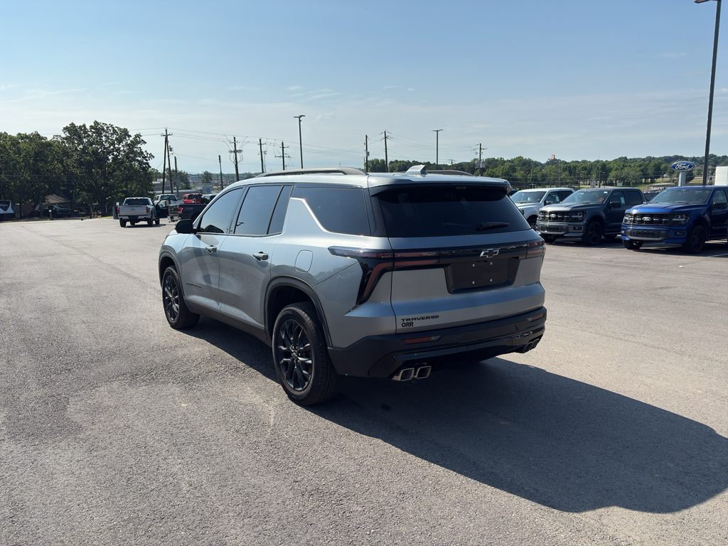 2026 Chevrolet Traverse FWD LT photo 2