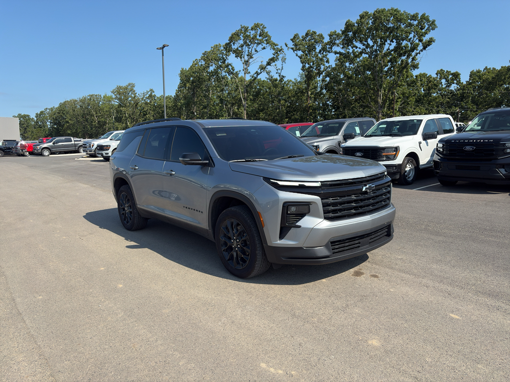 2026 Chevrolet Traverse FWD LT photo 4