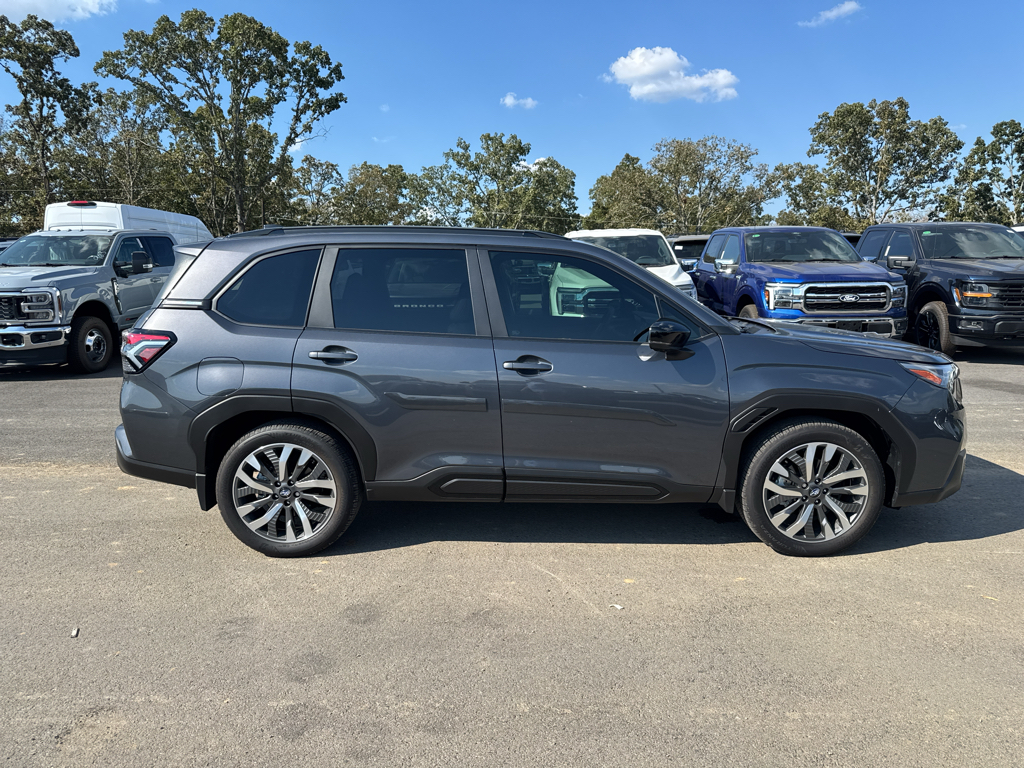 2025 Subaru Forester Touring photo 4