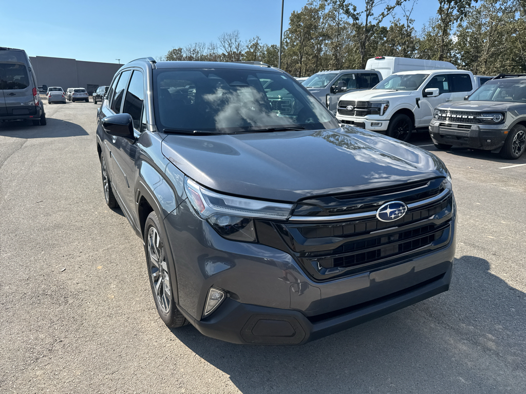 2025 Subaru Forester Touring photo 3