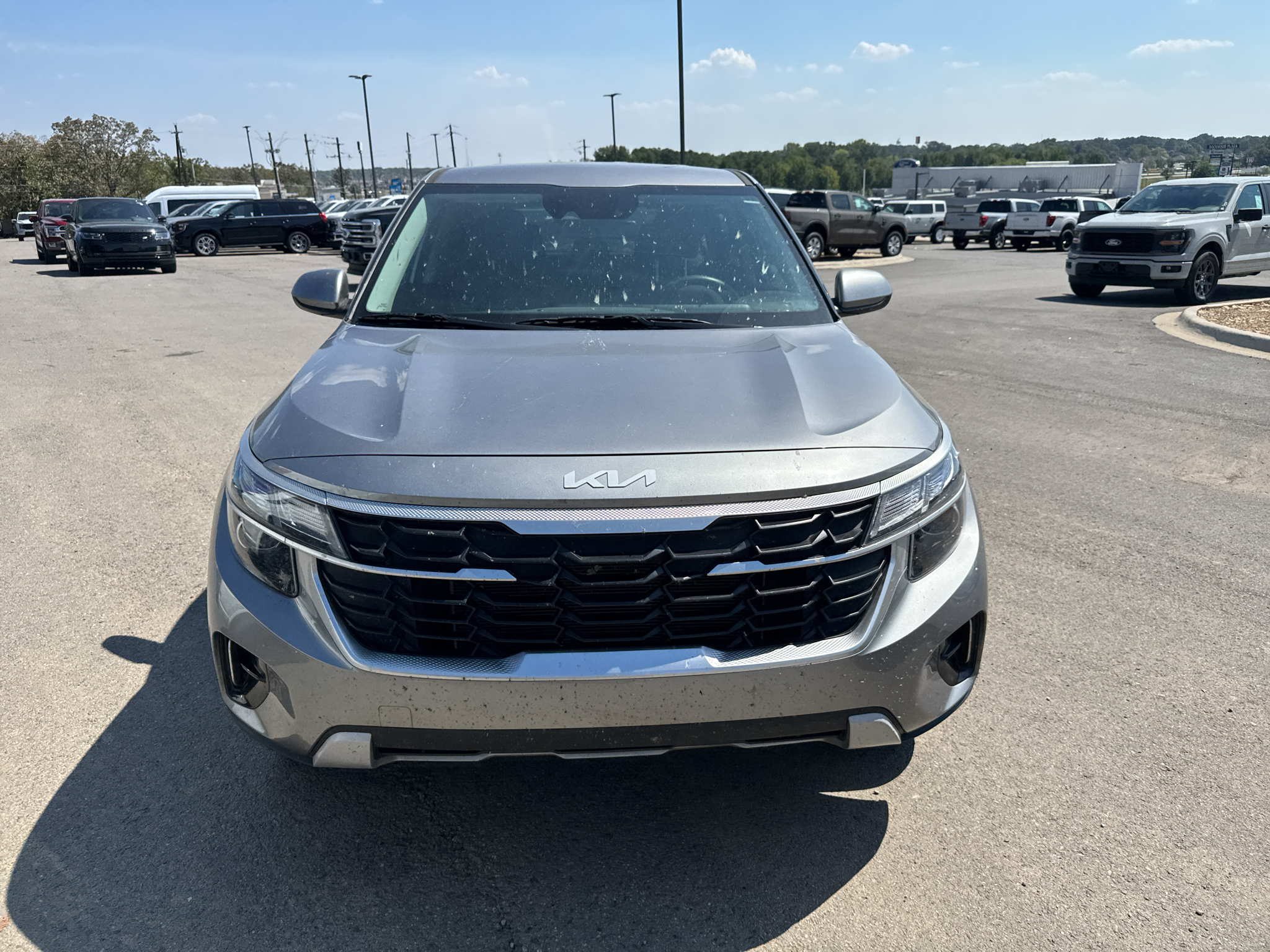 2024 Kia Seltos LX photo 2