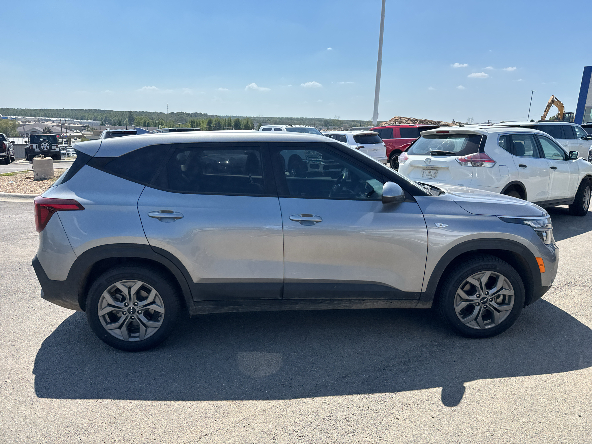 2024 Kia Seltos LX photo 4