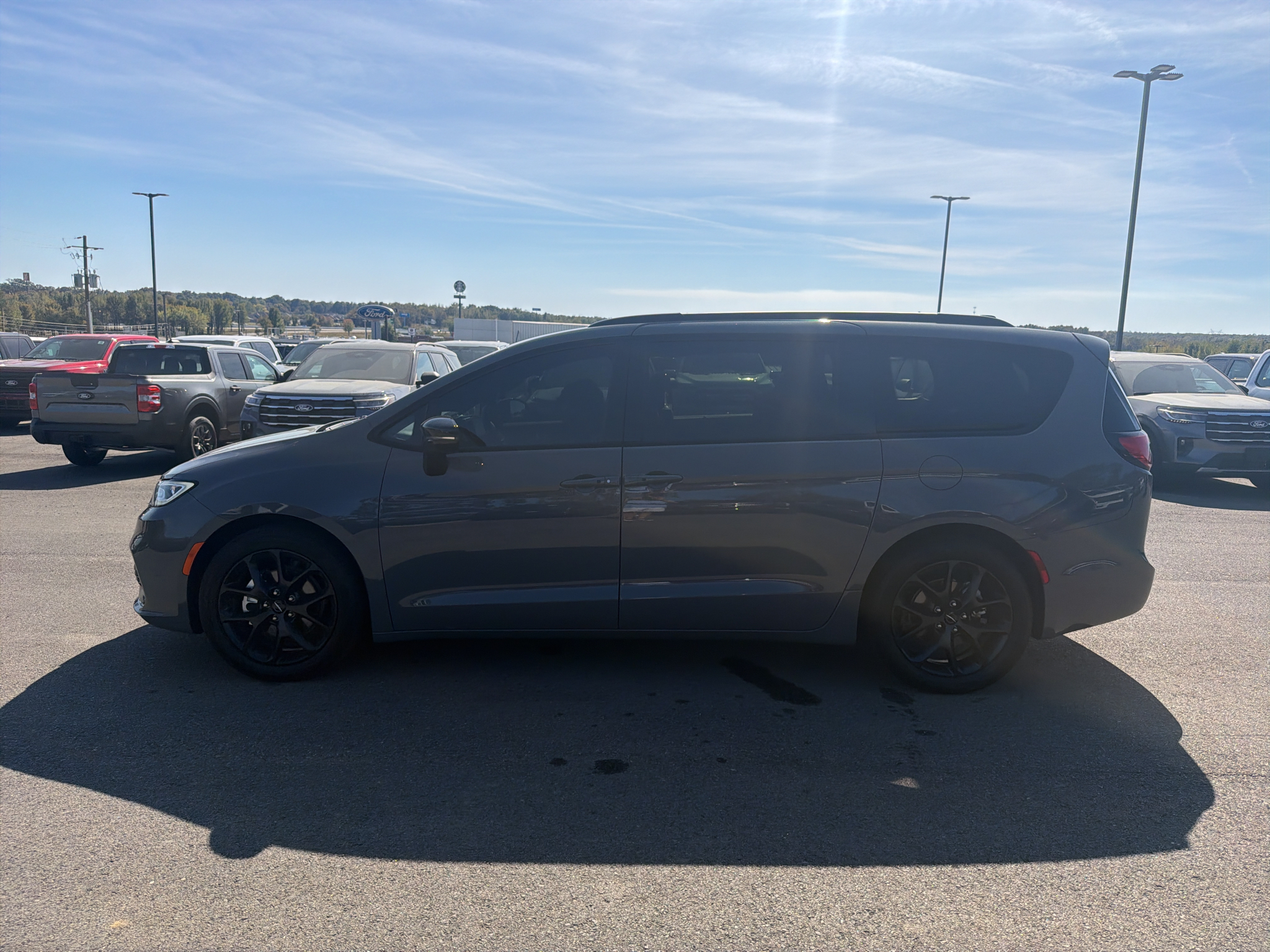 2025 Chrysler Pacifica Limited photo 2