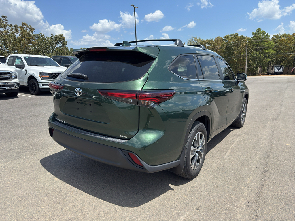 2024 Toyota Highlander XLE photo 5