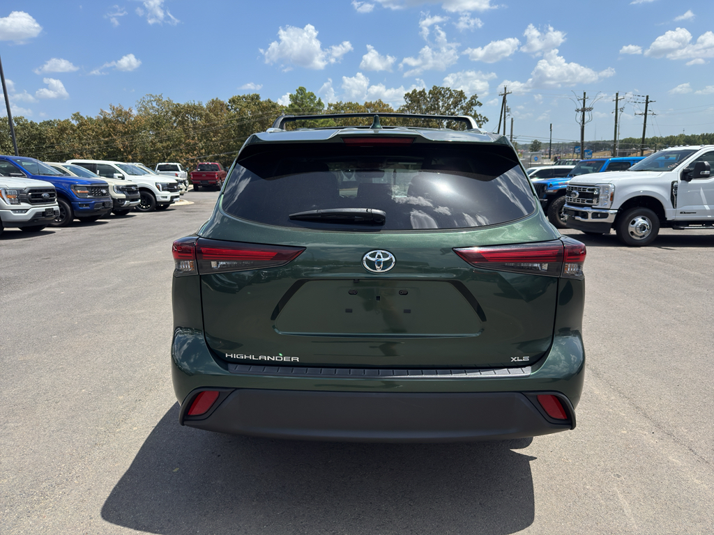 2024 Toyota Highlander XLE photo 6