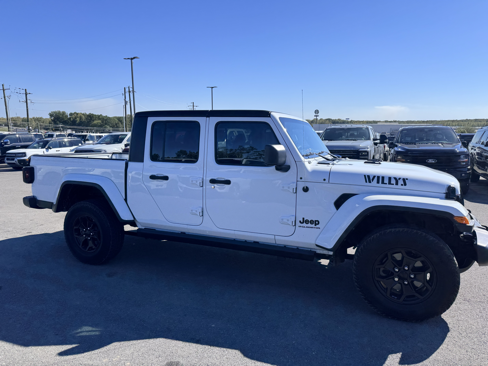 2023 Jeep Gladiator Willys photo 5