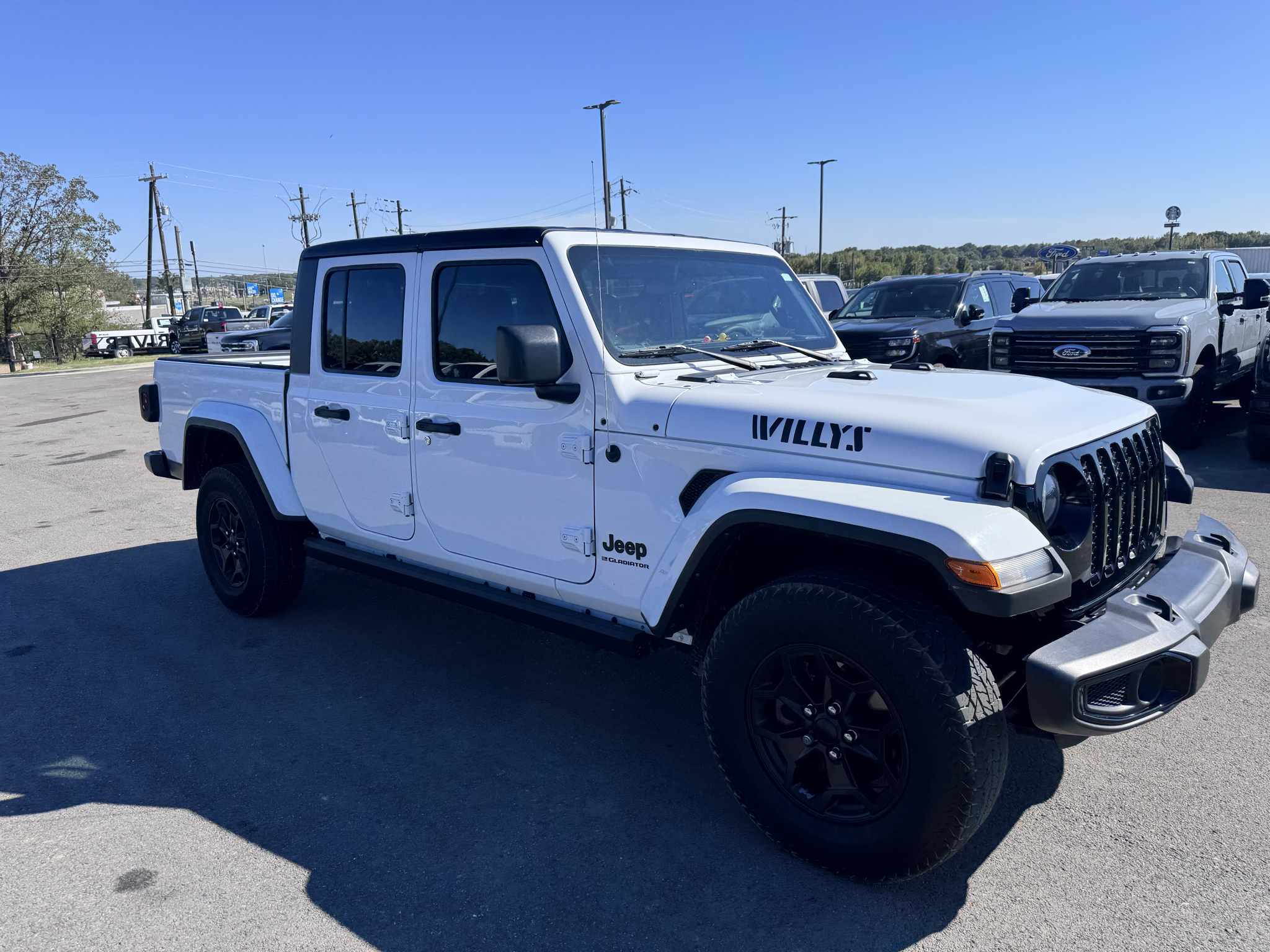 2023 Jeep Gladiator Willys photo 4
