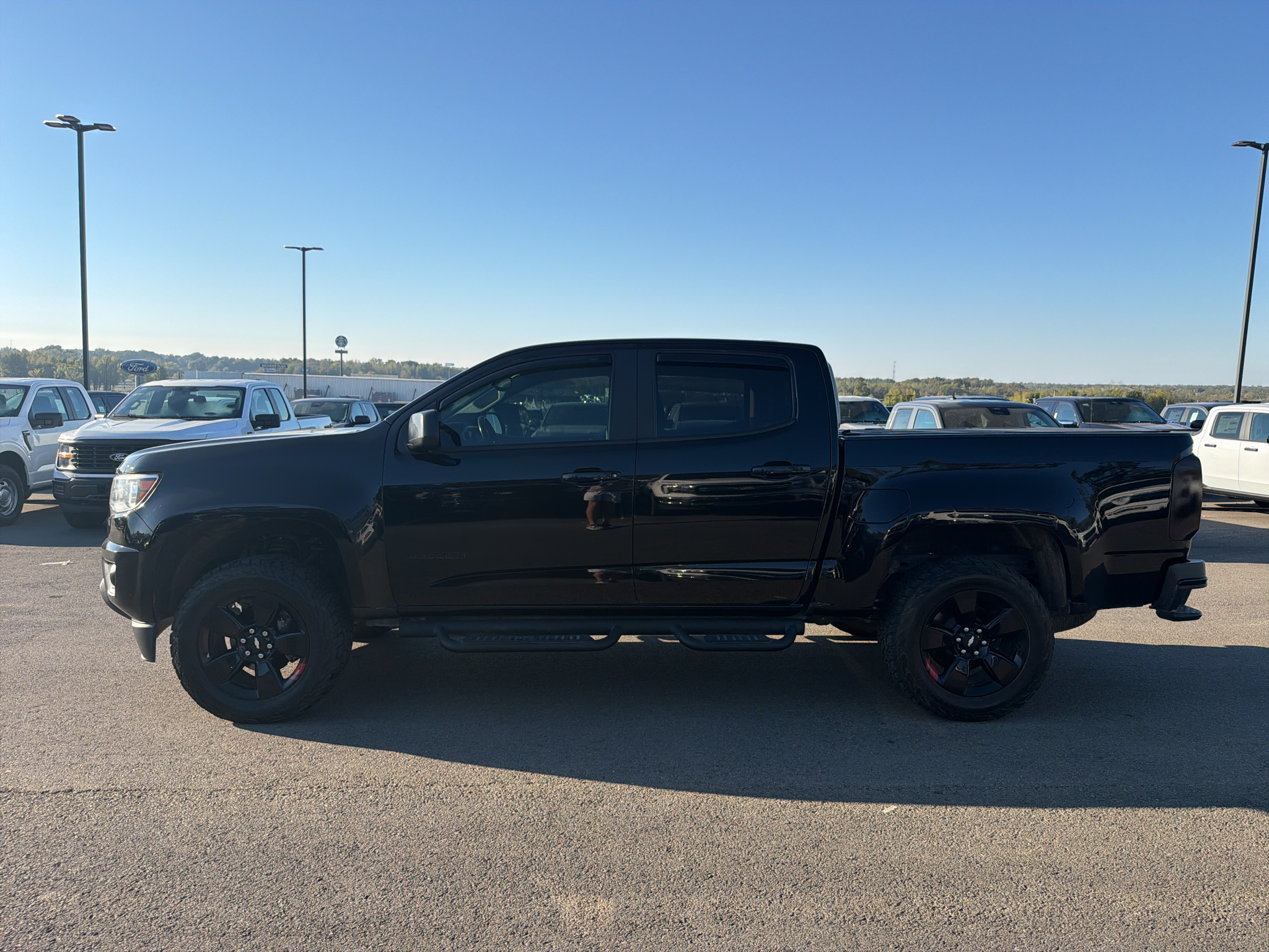 2019 Chevrolet Colorado 4WD LT photo 2