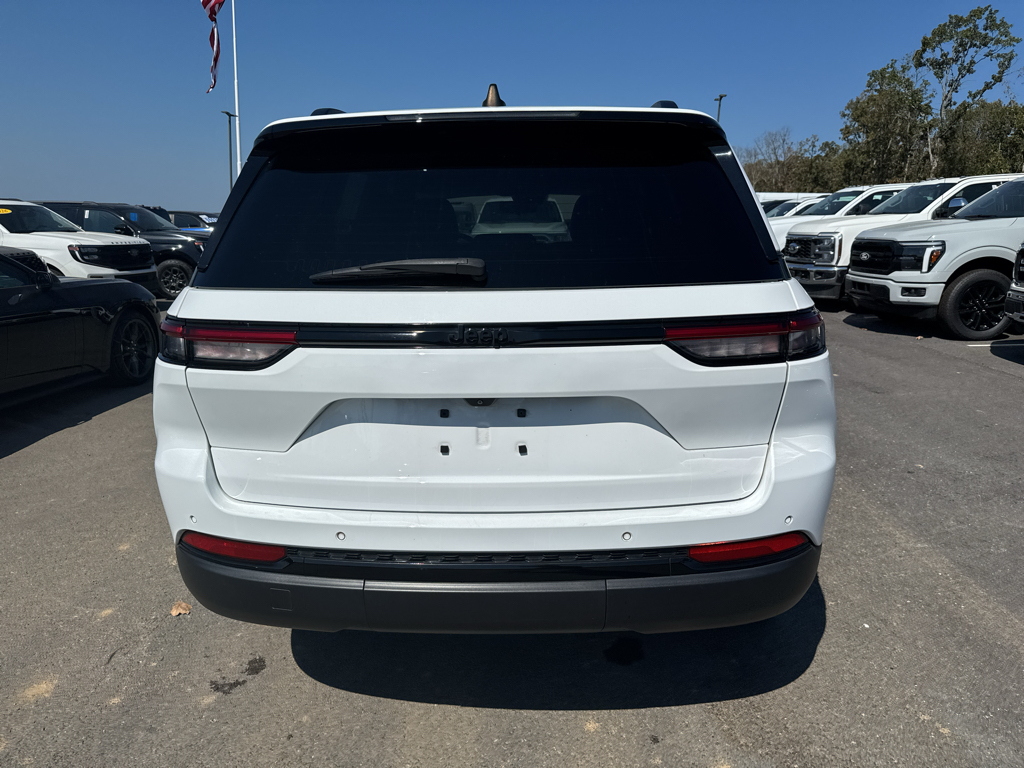 2023 Jeep Grand Cherokee Altitude photo 6