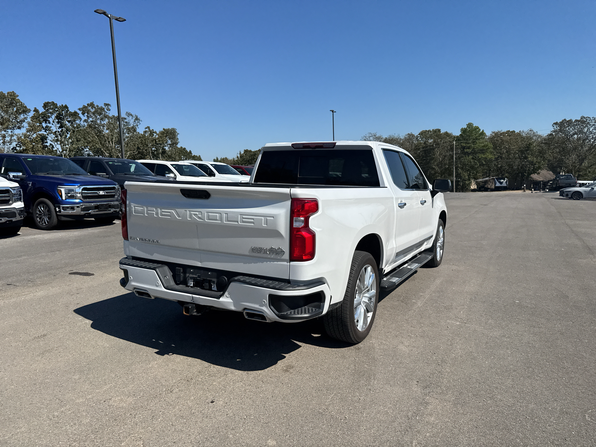 2022 Chevrolet Silverado High Country photo 5