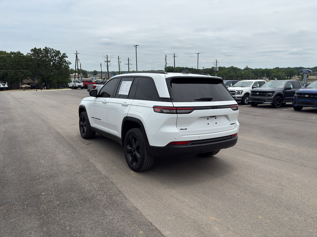 2024 Jeep Grand Cherokee Limited photo 2