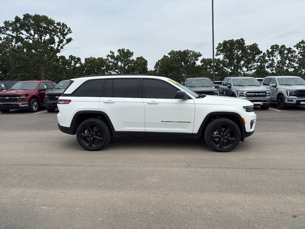 2024 Jeep Grand Cherokee Limited photo 5