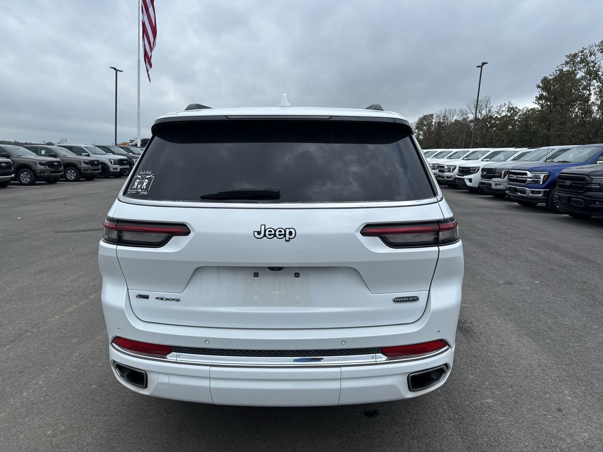 2023 Jeep Grand Cherokee L Overland photo 6