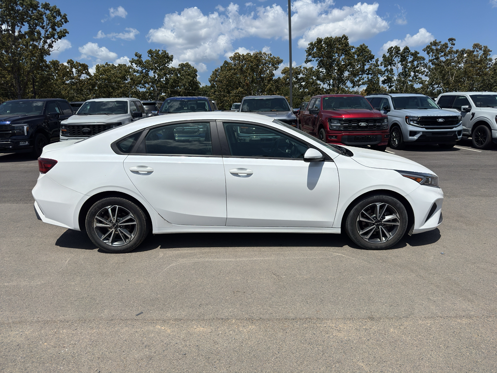 2024 Kia Forte LXS photo 4