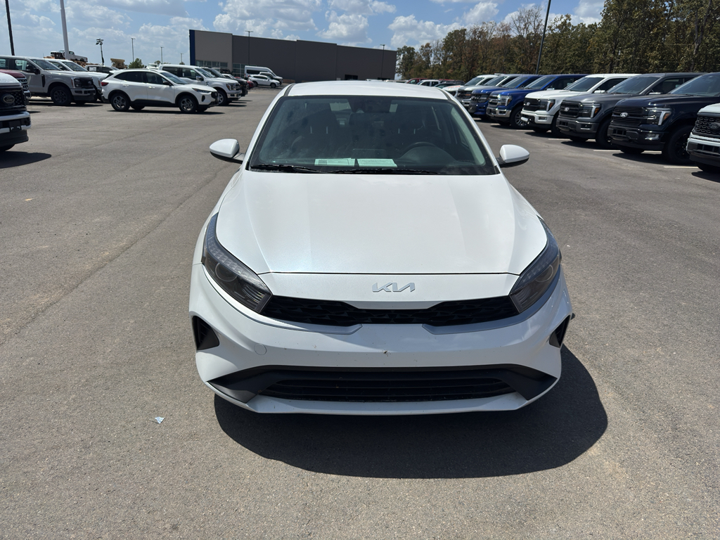 2024 Kia Forte LXS photo 2