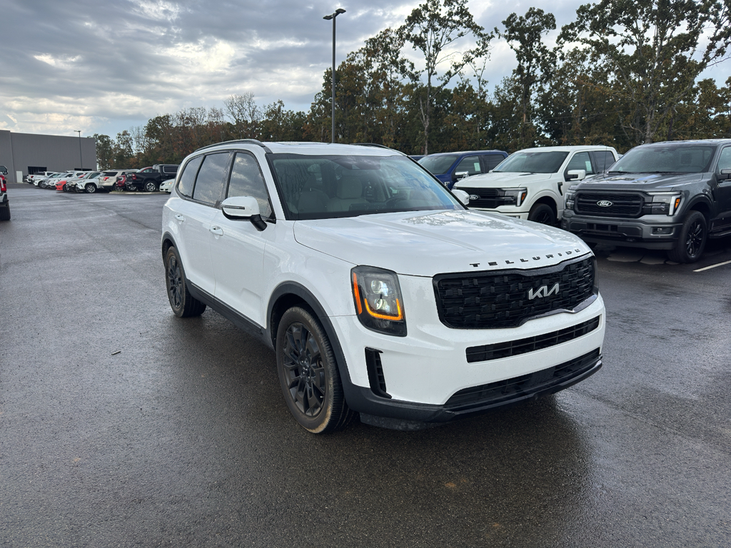 2022 Kia Telluride EX photo 3