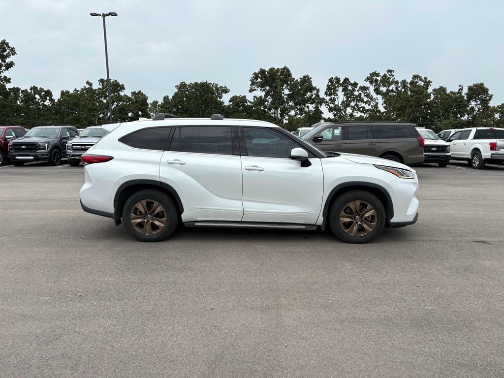 2022 Toyota Highlander Hybrid Hybrid Bronze Edition photo 5