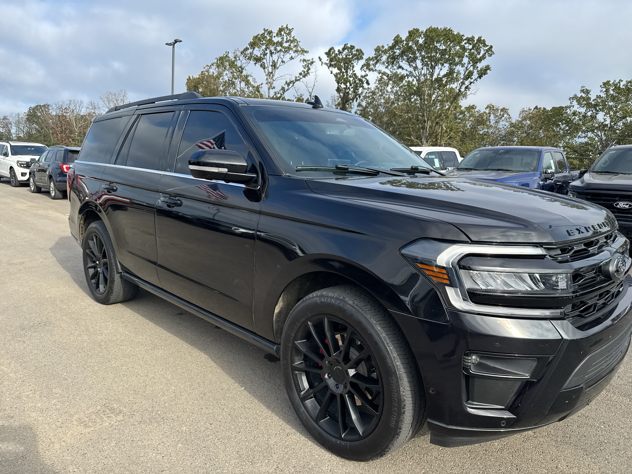 2022 Ford Expedition Limited photo 4
