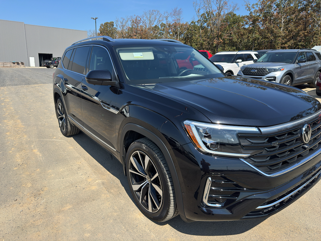 2025 Volkswagen Atlas 2.0T SEL Premium R-Line photo 3
