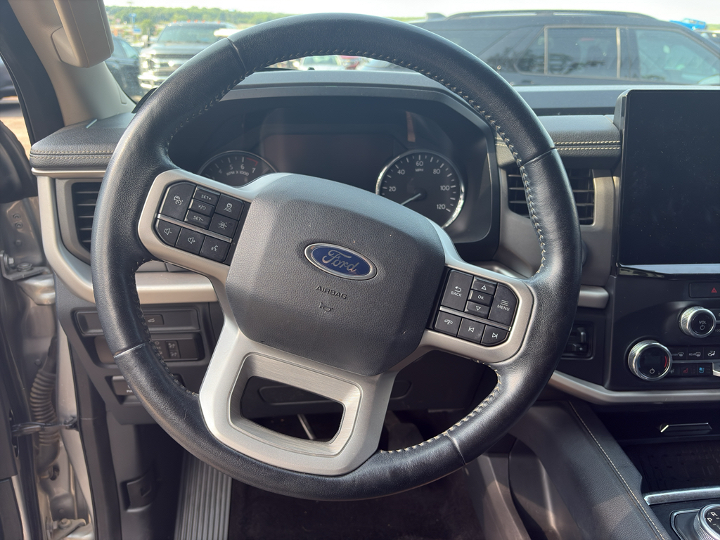 2022 Ford Expedition XLT photo 6