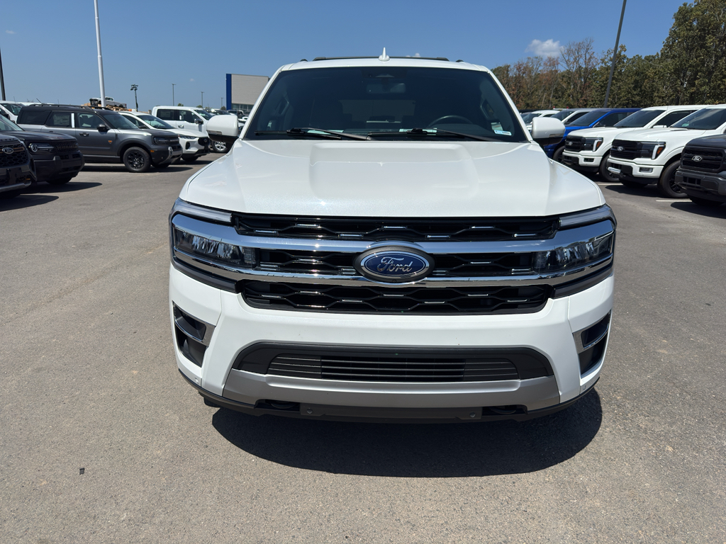 2023 Ford Expedition MAX Limited photo 2